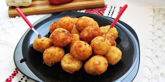 Món khai vị giăm bông và phô mai