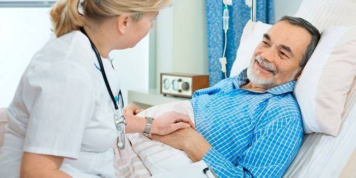 Thuốc ở đầu giường bệnh nhân