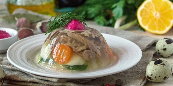 Јеллиед са пилетином и хреном