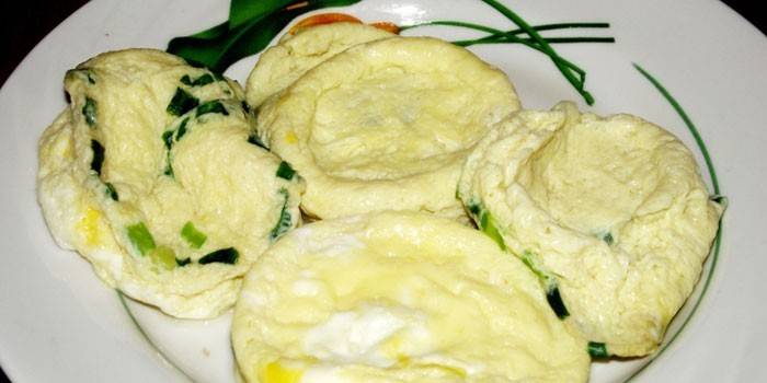 Trứng tráng với rau thơm