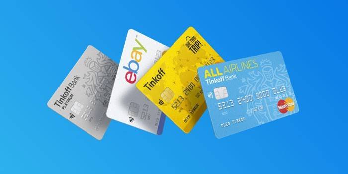 Cartões de plástico do banco Tinkoff