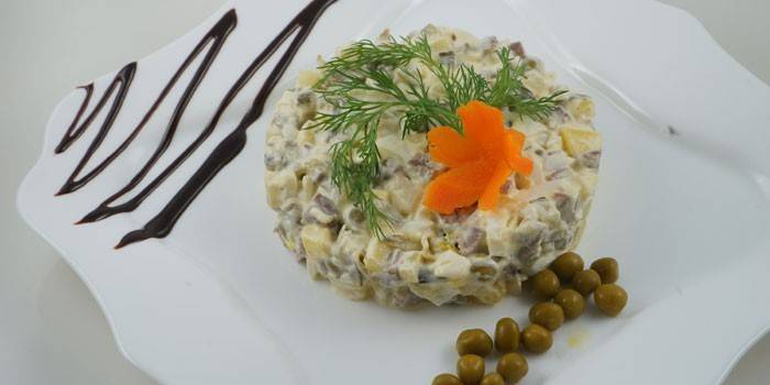 Rindfleisch Olivier Salat