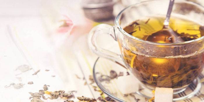 Un decotto di una stringa in una tazza