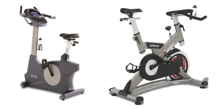 Dois modelos de bicicletas de exercício profissionais