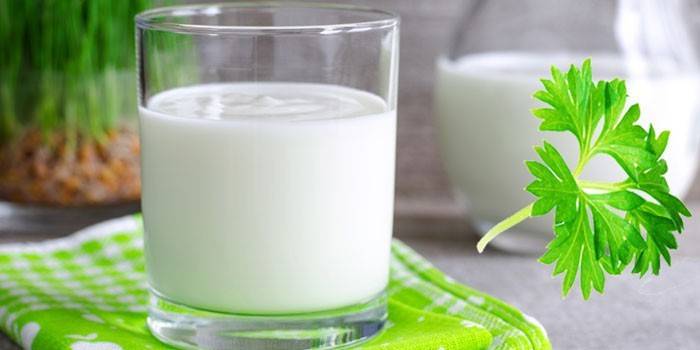 Kéfir en un vaso