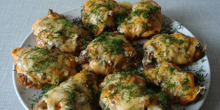 يخبز مع الفطر والجبن