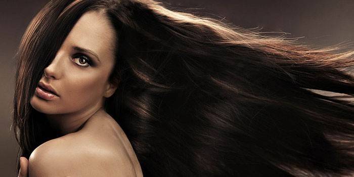 Menina, com, cabelo longo