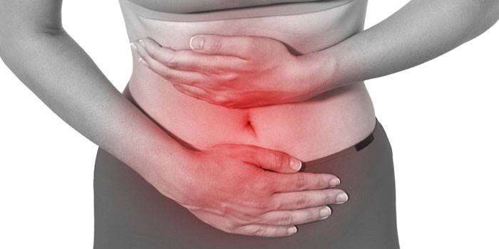 La donna incrociò le braccia sul ventre