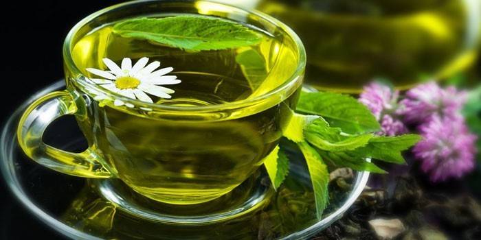 Tè verde in una tazza