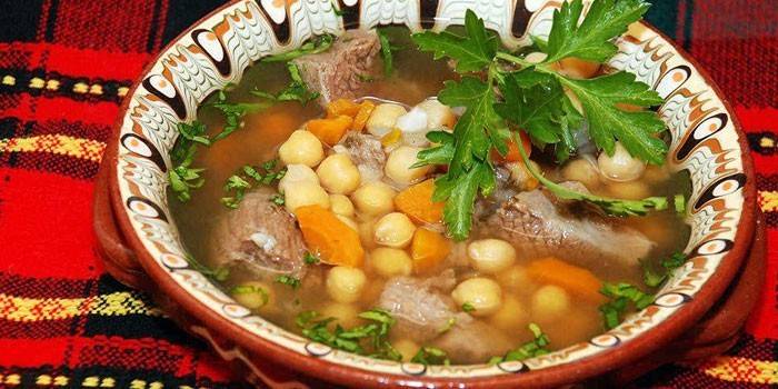Soupe aux pois chiches et au boeuf