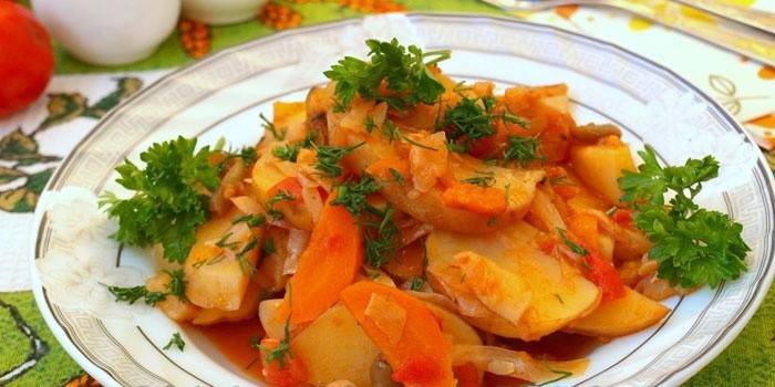 Prato, com, vegetal, guisado, com, batatas