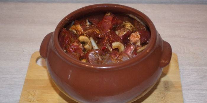 Mantarlı saksı eti