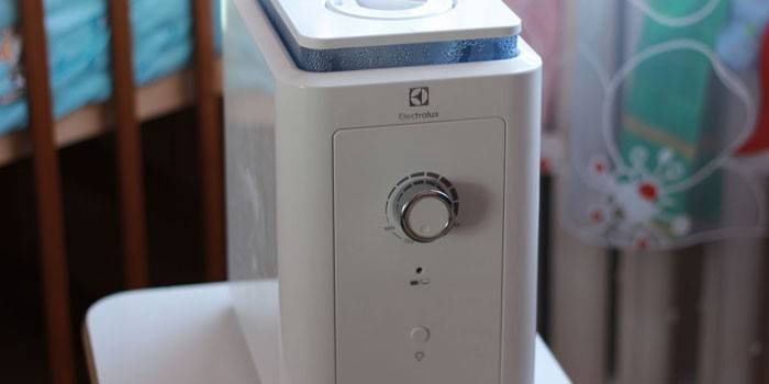 Ultraschall-Luftbefeuchter vom Electrolux-Markenmodell EHU-1010