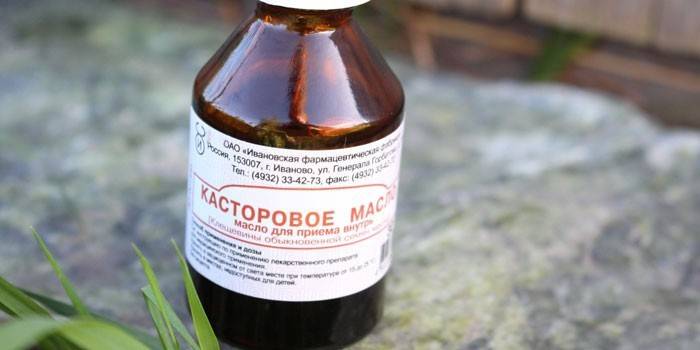 Olio di ricino in una bottiglia