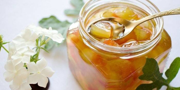 Tarro de mermelada de corteza de manzana y sandía