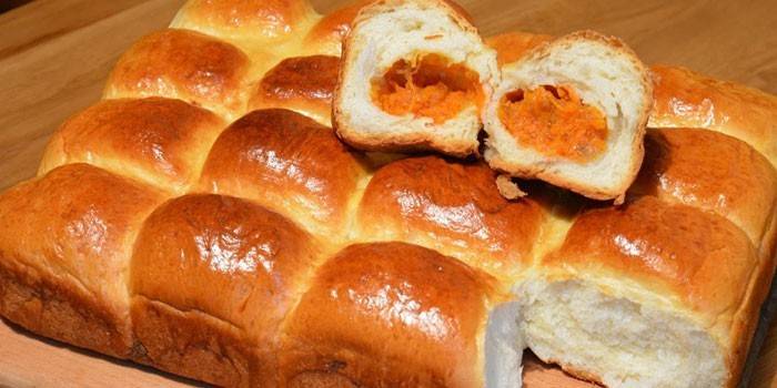 Bánh nướng nhồi với bí ngô