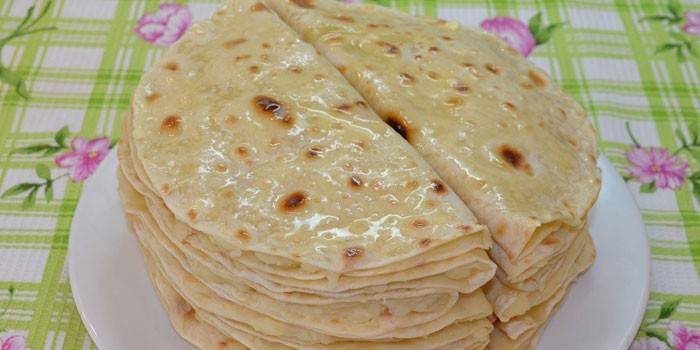 Tortillas pronte con ripieno e burro