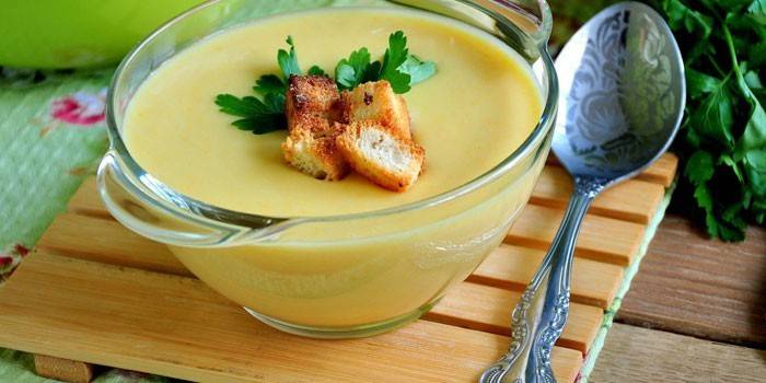 Sopa crema con galletas