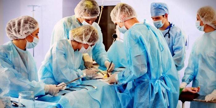 Echipa medicală în funcțiune