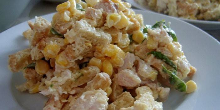 Ekmek kırıntıları ile salata