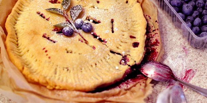 Geschlossener Heidelbeerkuchen