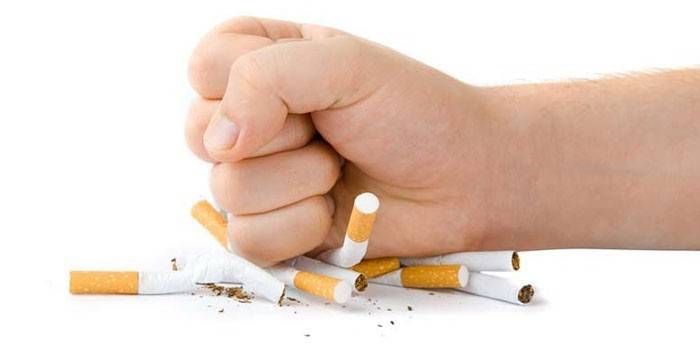 Dūra un cigaretes