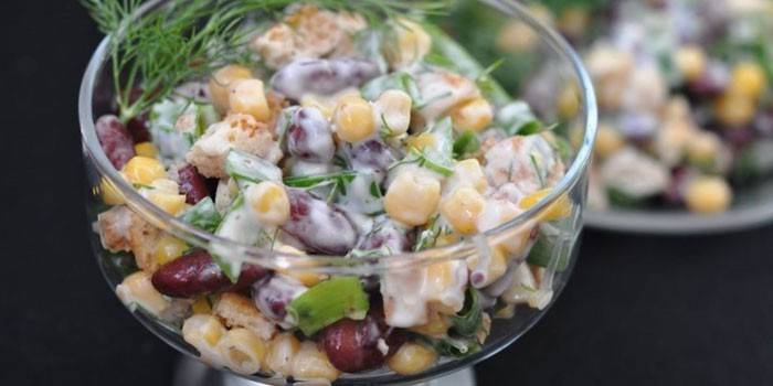 Salad với nấm, ngô và đậu