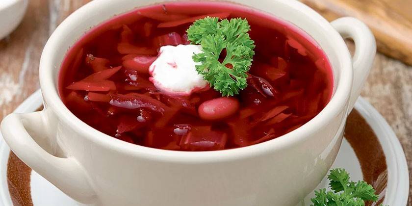 Borsch กับถั่ว