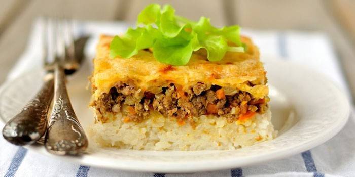Mit Reis und Fleisch