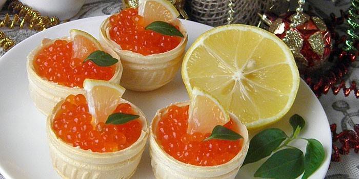 Crostatine al caviale rosso
