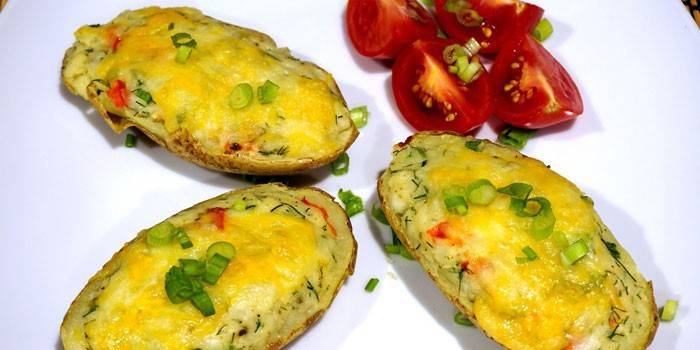 Pot de pommes de terre au four avec farce