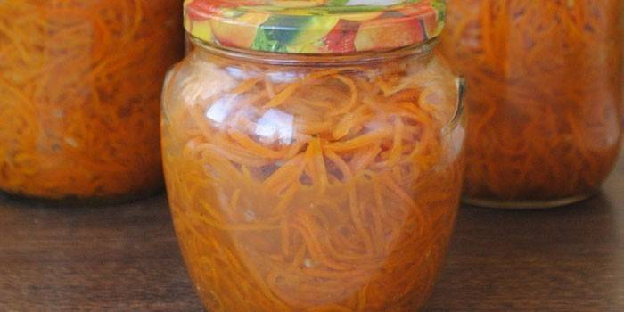 Cà rốt Hàn Quốc trong một cái lọ