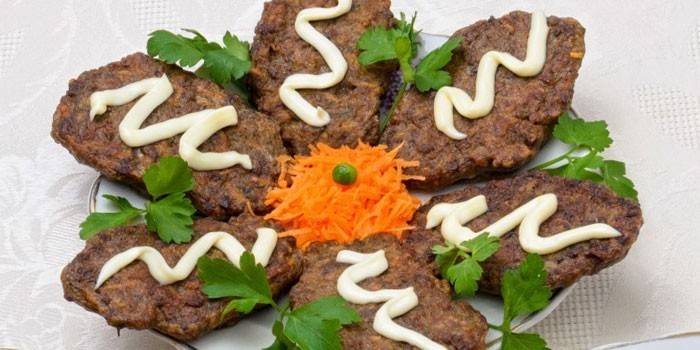 Leberpfannkuchen vor dem Servieren