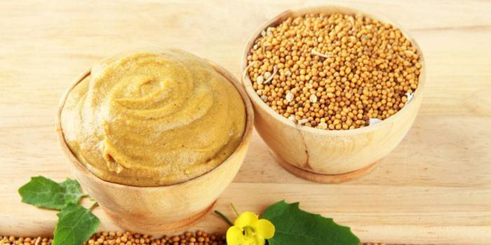 Горчични семена и готов продукт