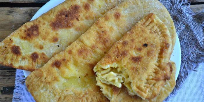 Chebureks chiên với phô mai