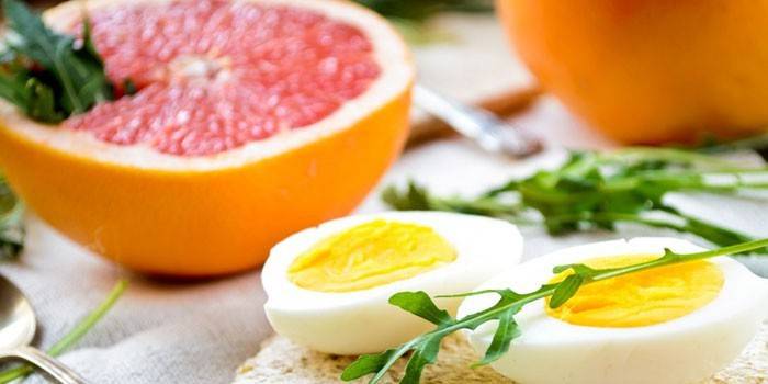 Főtt tojás és grapefruit