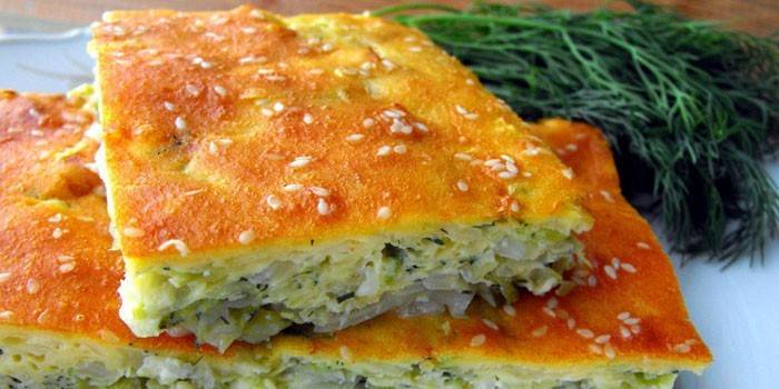 Torta gelatinosa de repolho com maionese e creme azedo
