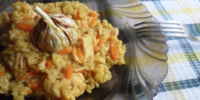 Pilaf de peito de frango estilo uzbeque
