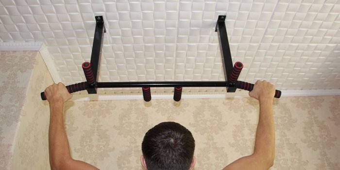 Barre horizontale de plafond