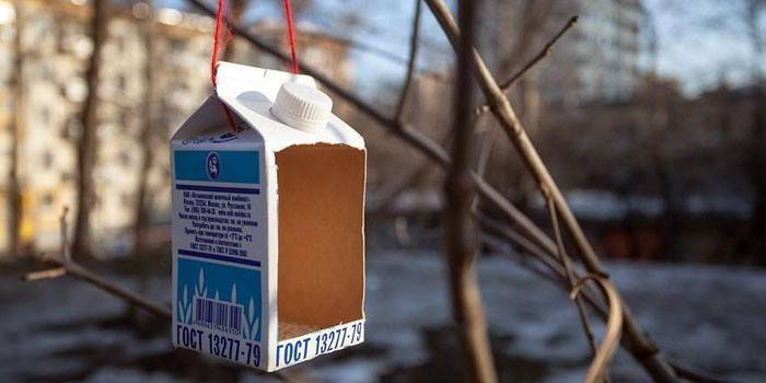 Tetra Pak box feeder