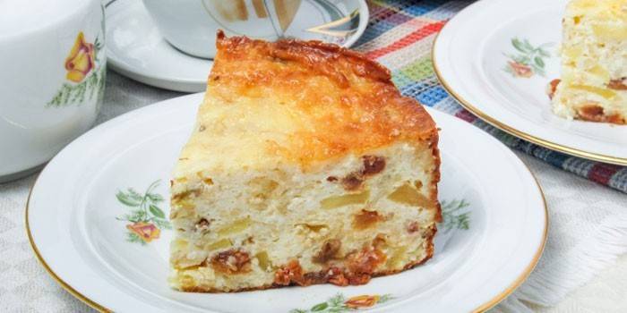 Szelet túrós rakott mazsolával és almával