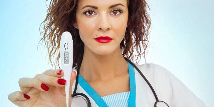 Doktor mit einem Thermometer