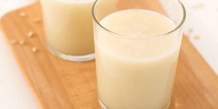 Gelatina de arroz en vasos