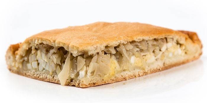 Torte mit Kohl und Ei
