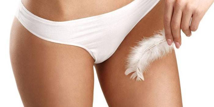 Ragazza in biancheria intima