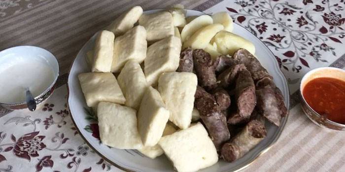 Аварски хинкал са месом и умацима