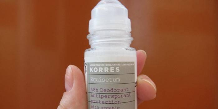 Korres مضاد للعرق مع استخراج ذيل الحصان في متناول اليد