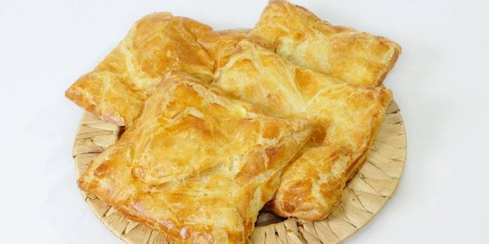 Khachapuri de hojaldre confeccionado