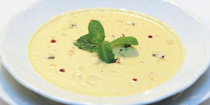 شوربة الكرفس والجبن