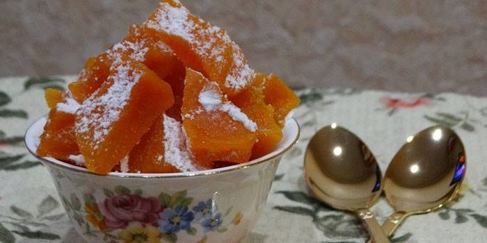 Calabaza confitada casera en azúcar glas